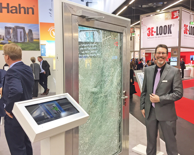 Dr. Hahn ist ein treuer Aussteller auf der FENSTERBAU und wird dies auch 2022 wieder sein. Nur 2020 wird Marketingleiter Klaus Weiß und das Messeteam auf den verschobenen Messetermin verzichten.