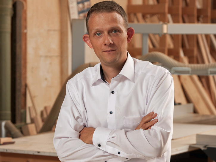 Der Sachverständige und Tischlermeister Marc Schütt