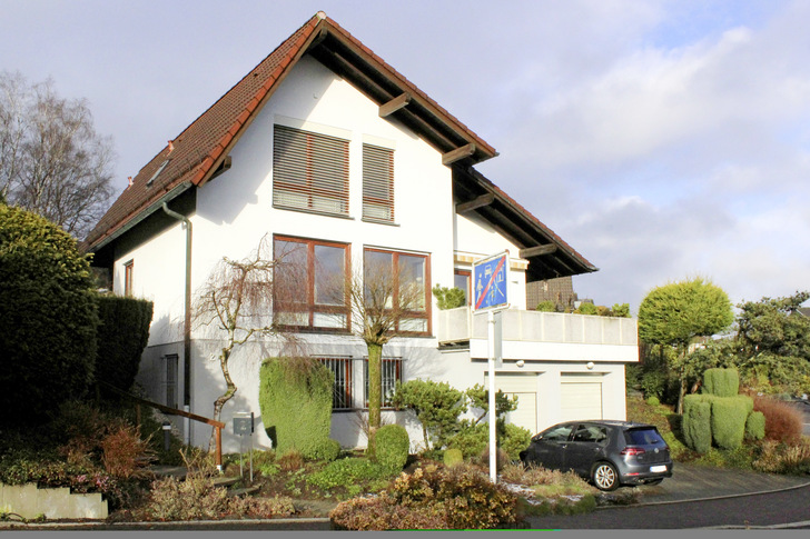 SmartHome in Lüdenscheid: Im 152 m2 großen Haus sorgt die Kombination aus Funk und neuem Smarthome System für ein Mehr an Funktionsvielfalt sowie für vielfältige interessante Verknüpfungsmöglichkeiten.