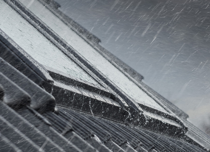 Alle Velux Standardscheiben werden ab Mai 2020 mit einem Anti-Regen-Geräusch-Effekt geliefert.