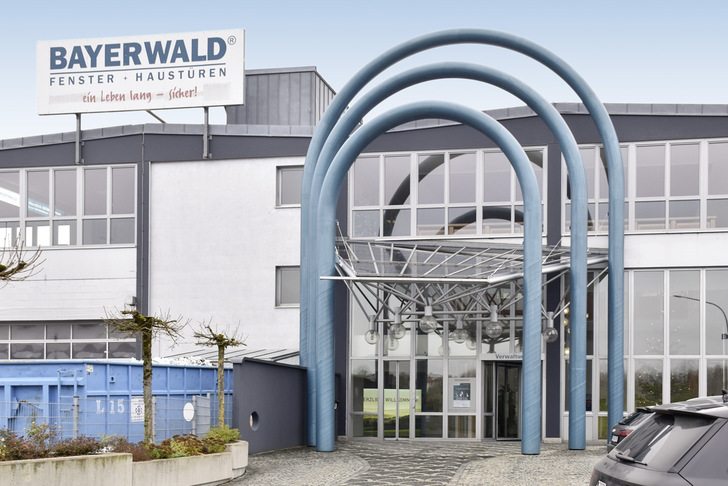 Das Unternehmen Bayerwald Fenster Haustüren GmbH hatte am 17.02. einen Eigeninsolvenzantrag gestellt.