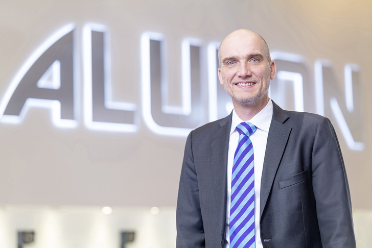 Wolfram Quast (50) ist seit dem 1. April 2020 neuer Gesamtverkaufsleiter der Alukon KG. - © Foto: Alukon
