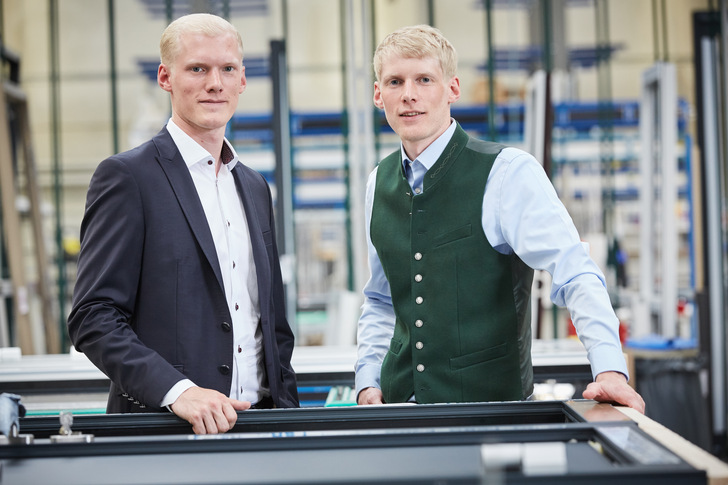 Die beiden Brüder Norman Menk und Simon Menk leiten seit Anfang des Jahres gemeinsam die Geschicke der FeBa-Gruppe. - © FeBa Fensterbau GmbH
