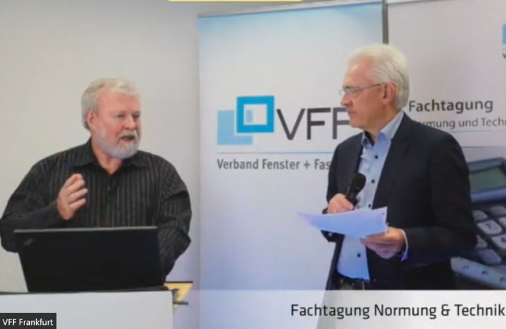 Prof. Franz Feldmeier (l.), Rosenheim, und Christian Anders, VFF Obmann des Technischen Ausschusses, der die Veranstaltung moderierte. - © VFF Verband Fenster + Fassade
