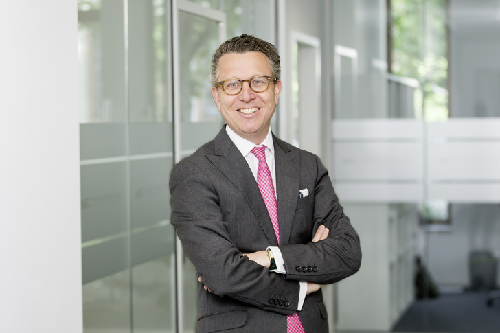 Dr. Constantin Greiner leitet den Geschäftsbereich Bau bei Munich Strategy. - © Foto: Munich Strategy GmbH & Co. KG

