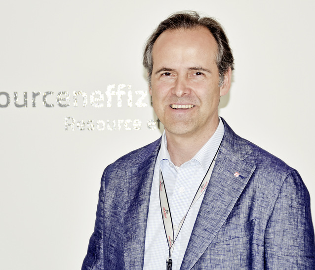 Patrick Seitz ist der Sohn des Firmengründers Manfred J. Seitz und verantwortet innerhalb der aluplast Geschäftsführung die Bereiche Vertrieb, Systemtechnik und Marketing. - © Foto: Daniel Mund / GLASWELT
