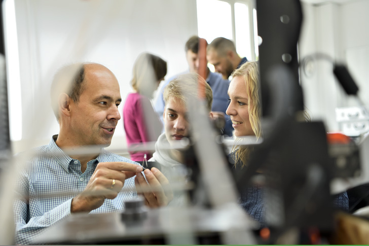 Angehende Wirtschaftsingenieure an der HSW, wo auch der Studiengang zum Glasingenieur angeboten wird.