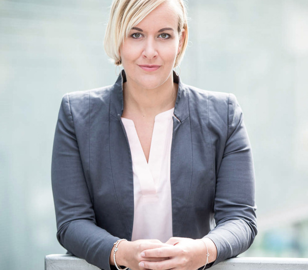 Anja Ebert (34) ist Unternehmenssprecherin bei Somfy und Leiterin Public Relations & Digitales Marketing. - © Foto: Somfy / Fotograf: PicturePeople﻿
