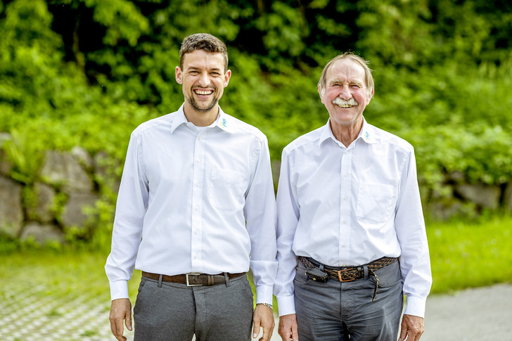 Rüdiger Müller (r.), Institutsleiter des PfB Rosenheim, und Peter Mayer, Leiter der Zertifizierungsstelle und administrativer Leiter des PfB Rosenheim. - © Foto: Axel Öland
