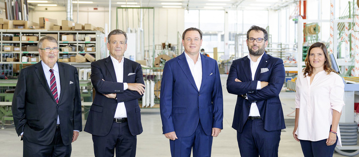 Neuer Verwaltungsrat: Finstral setzt auf Kontinuität. Der Finstral-Verwaltungsrat: Hans Oberrauch, Luis Oberrauch, Joachim Oberrauch, Florian Oberrauch und Verena Oberrauch.