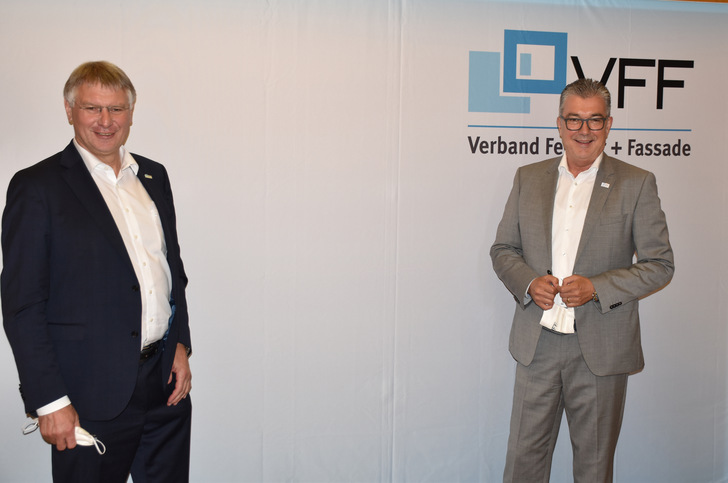 Helmuth Meeth (r.) tritt  die Nachfolge von Detlef Timm an, der ihm in Zukunft als Vizepräsident zur Seite steht. - © Daniel Mund / GLASWELT
