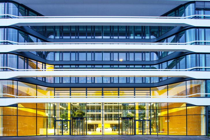 Das Newton in München gilt als innovatives Beispiel für nachhaltiges und zukunftsgerechtes Bauen und wurde  mit dem Platin-Zertifikat der DGNB ausgezeichnet.