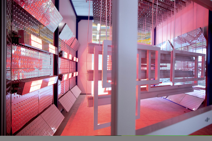 Mit die Halogentrocknung können die beschichteten Teile nach rund 100 min Trocknungszeit blockfest aus den Trockentunneln kommen.