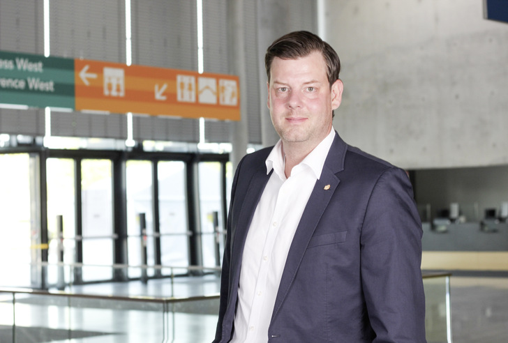 Sebastian Schmid ist als Abteilungsleiter Technologie bei der Messe Stuttgart für die R+T verantwortlich. - © Foto: Messe Stuttgart
