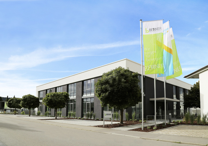 Neubau für mehr Wachstum: Die Firma Berner Torantriebe investierte mehrere Millionen Euro in ihren Hauptsitz in Rottenburg am Neckar. - © Foto: Berner
