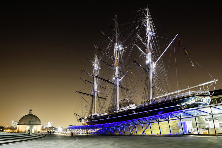 Die Cutty Sark in Greenwich (London bei Nacht