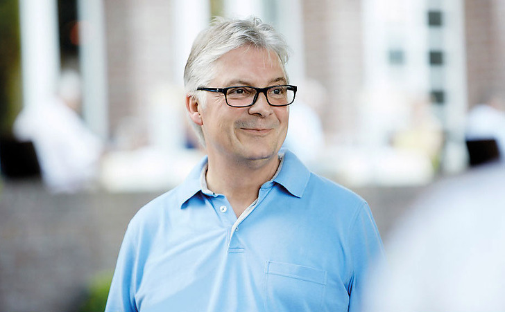 Vor fast 40 Jahren gründete Herr Klaus Gayko das Unternehmen und expandierte seitdem kontinuierlich, sodass inzwischen über 200 Mitarbeit auf einer Produktionsfläche von über 18.000 m² täglich Fenster und Türen herstellen.