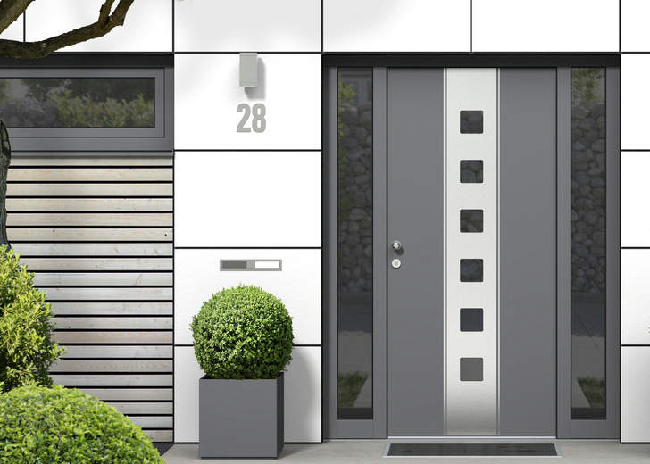 Das Remmers-Angebot für die Vorvergrauung eignet sich für Holzbauteile wie Fenster, Türen und Fassaden.