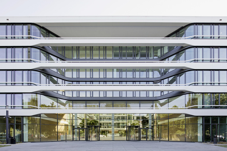 Die von Dodel Metallbau errichtete Fassade ist als Pfosten-Riegel-Konstruktion ausgebildet. - © Foto: Oliver Heissner, www.oliverheissner.de
