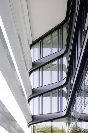 Für das Newton lieferte Flachglas Wernberg insgesamt 7600 m² Sonnenschutzglas und 1200 m² Wärmedämmglas.