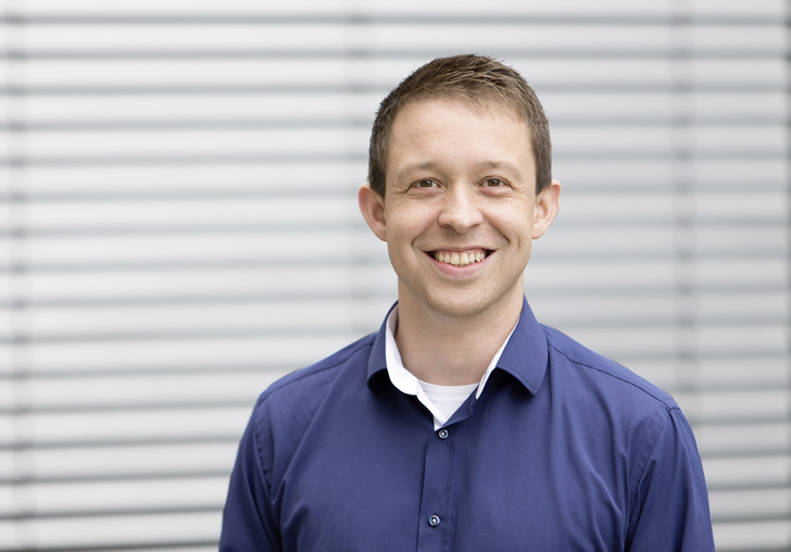Stefan Ruf comes from Warema’s technical support department and is now product line manager for wireless technology. - © Photo: Warema
