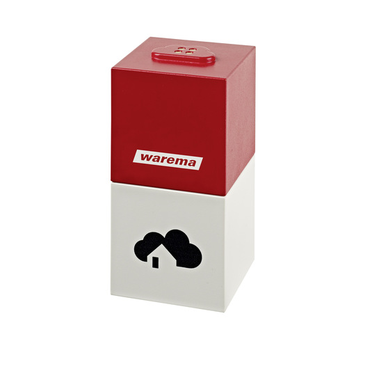 Die Basis bildet der weiße Brain Cube, der alle Daten verschlüsselt und lokal speichert. Durch zusätzliche Würfel für die Funkstandards Z-Wave, ZigBee und EnOcean lässt er sich beliebig erweitern.