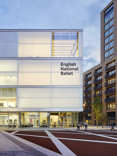 Das English National Ballet tanzt nun hinter einer Glasfassade mit TWD.