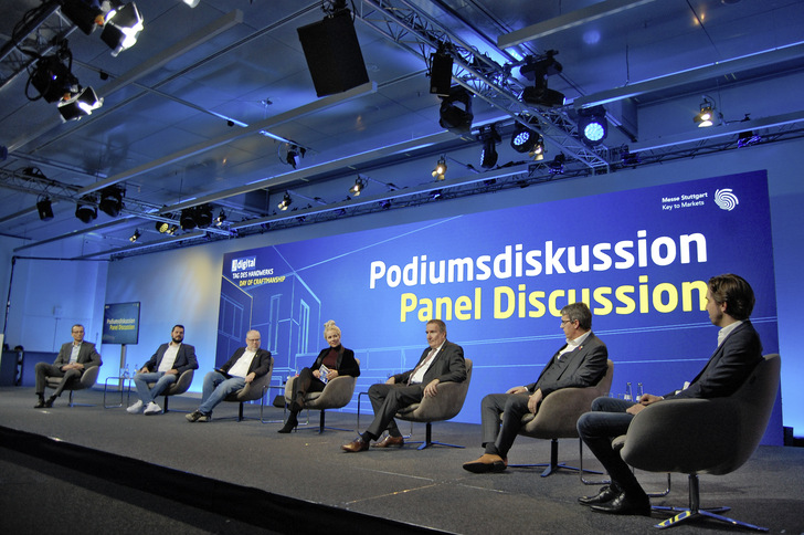 Das Smart Home Forum beinhaltete u. a. zwei Podiumsdiskussionen von 45 Minuten.