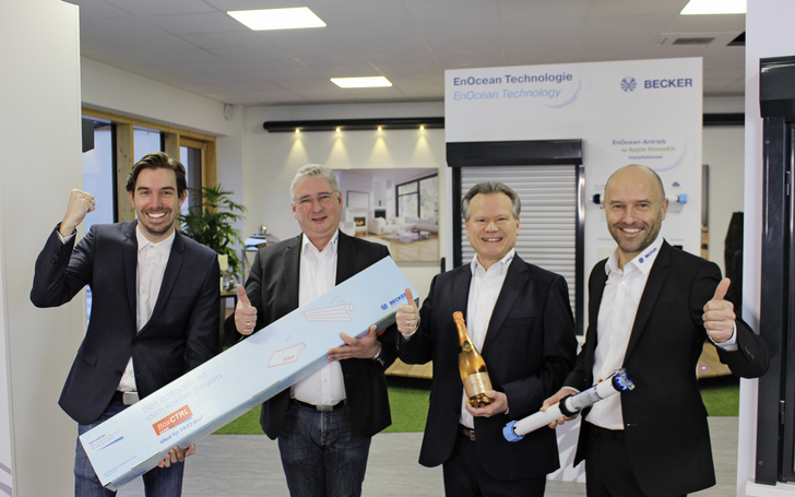 Stolze Sieger: Maik Wiegelmann, André Wißing, Jürgen Timm und Frank Haubach (v.l.) freuen sich gemeinsam über die Auszeichnung der BoxCTRL-Antriebe.