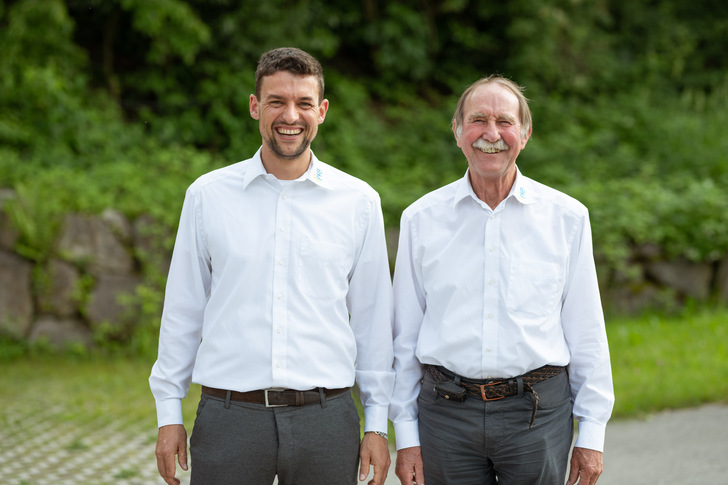 Rüdiger Müller (r.), ehem. Institutsleiter des PfB Rosenheim - und Peter Mayer, Leiter der Zertifizierungsstelle und Leiter des PfB Rosenheim. - © Axel Öland
