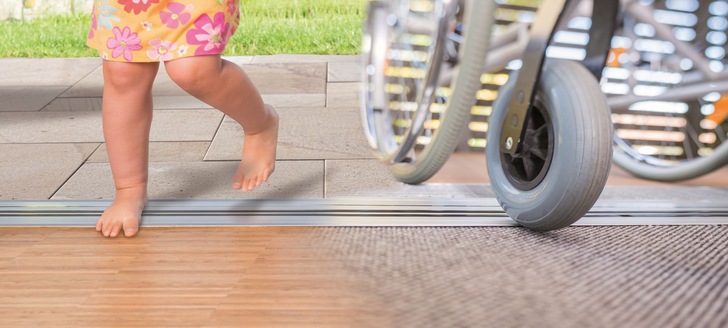 In einem Online-Kurs am 04. Mai werden wichtige Fragen rund um die Nullschwelle am Bau beantwortet. Die ersten 5 Anmeldungen erhalten -  mit freundlicher Unterstützung von der Fa. ALUMAT - ein kostenloses Ticket zur Teilnahme.