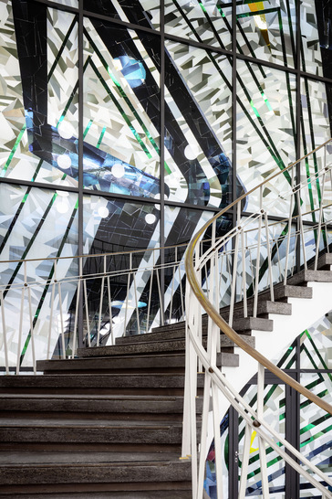 Das „Glasfenster“ von Künstler Dr. Gottf﻿ried Frenzel wurde aufwendig restauriert.