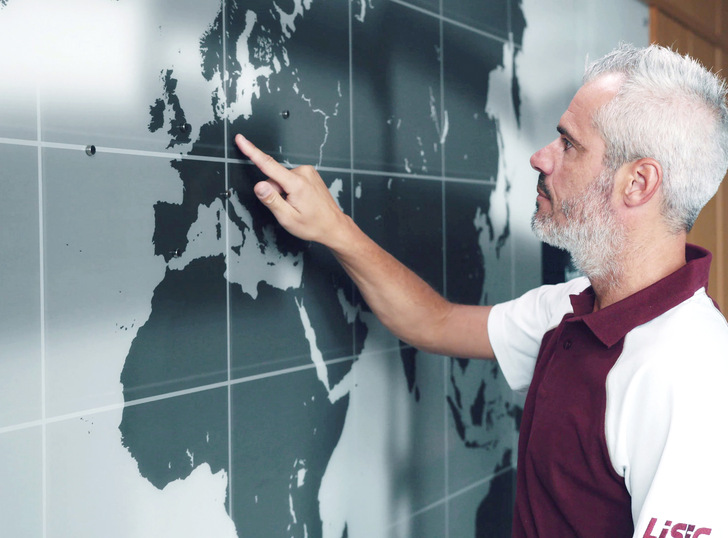 Die neue Hub-Struktur von Lisec teilt die Welt in 6 Regionen aus, die jeweils ein ausgeweitetes Angebot, insbesondere im Service bieten.