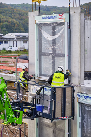 Das Komplettelement wird einfach mit einge﻿mauert – als ein großer Baustein. - © Foto: Beck+Heun/Sven-Erik Tornow
