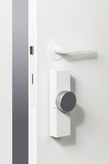Den Door Keeper von Somfy gibt es in den Farben weiß und anthrazit. - © Foto: Somfy
