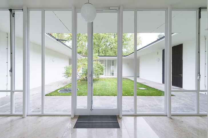 Bei der Sanierung der denkmalgeschützen Bauten der Akademie der Bildenden Künste in Nürnberg kam der Swisspacer Abstandhalter Ultimate zum Einsatz.