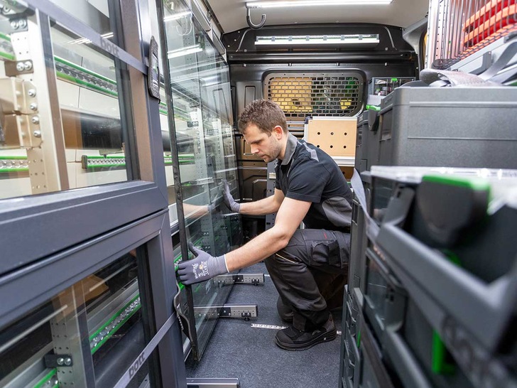 Glaser, Fensterbauer oder auch Schreiner können mit dem Reff ihre großen flachen Gegenstände, wie Fenster und Türen optimal für die Fahrt sichern und organisieren.