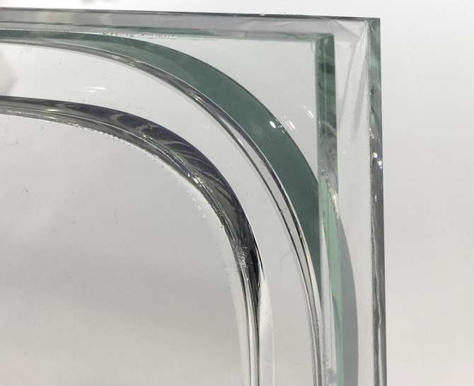 Der neue Dowsil Crystal Clear Spacer ist ein volltransparenter Silikon-Abstandshalter.