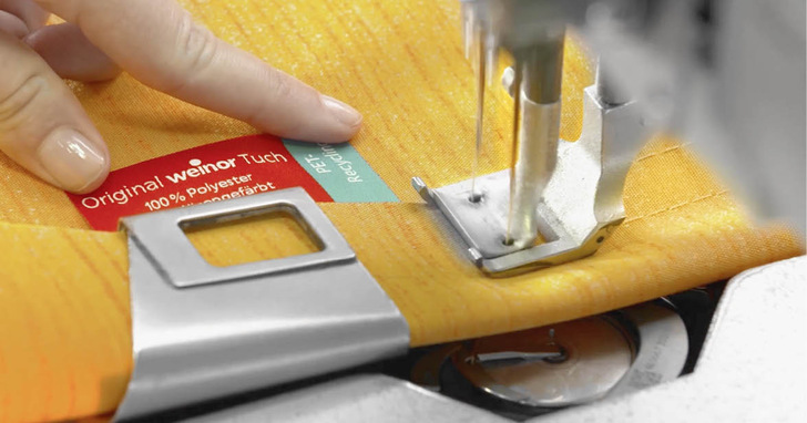 Mit modern basics blue hat Weinor eine Tuchkollektion entwickelt, die zu 85 % aus Recycling-PET besteht, und damit den R+T Innovationspreis „Nachhaltigkeit“ gewonnen.