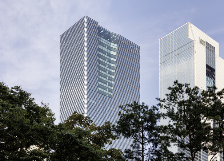 Der Parnas Tower in Seoul ist nach dem Nachhaltigkeitsstandard LEED in Gold zertifiziert. Einen großen Anteil an diesem Erfolg haben die hochwärmegedämmten, rundum laufenden Glaselemente.