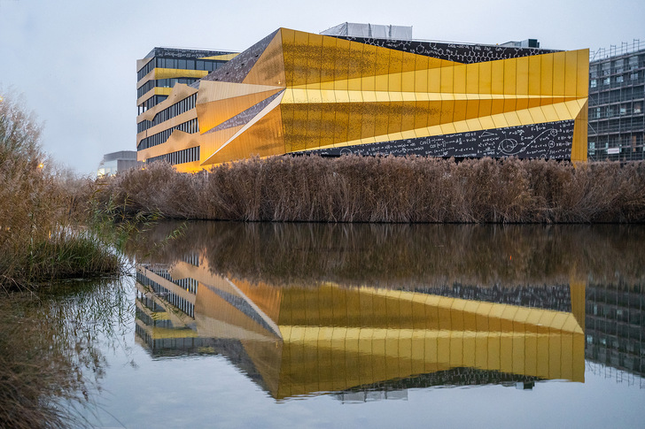 Explorit – das neue Herz des ­größten Technologieparks der Schweiz „Y-Parc“ in Yverdon-les-Bains. - © Foto: Explorit / Glas Trösch
