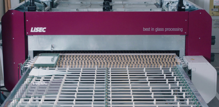 Durch den Umbau der VSG-Linie lässt sich bei Semco der Output der Anlage um rund 10 bis 20 Prozent steigern .