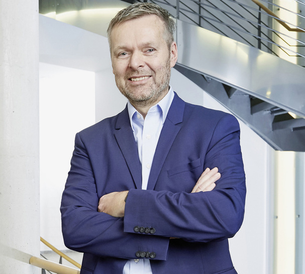 Jacob Madsen, Geschäftsführer von Velux Deutschland: „Der Velux Gesamtkatalog behält seine Gültigkeit, wir werden die darin angegebenen Preise im Jahr 2021 nicht erhöhen.“ - © Foto: Velux
