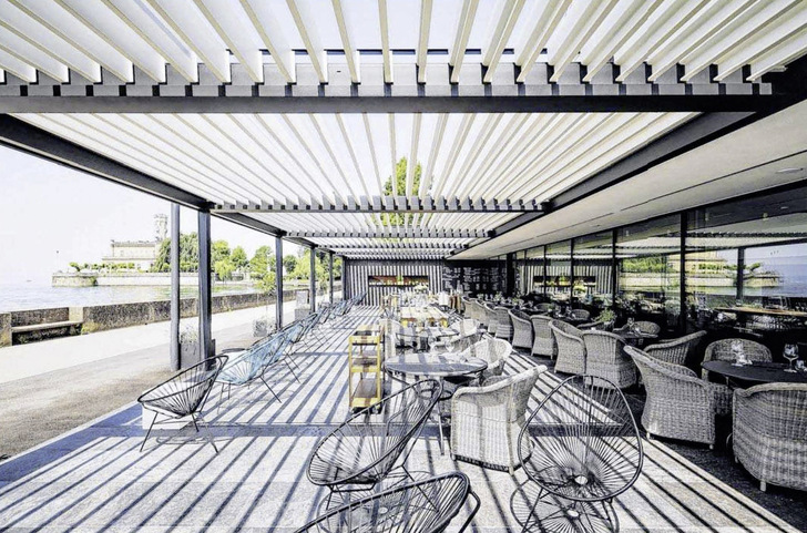 Die einladende Terrasse am Bodensee auf der sich Gäste gerne niederlassen, ist für den Hotelier ein sicherer Umsatzgarant.