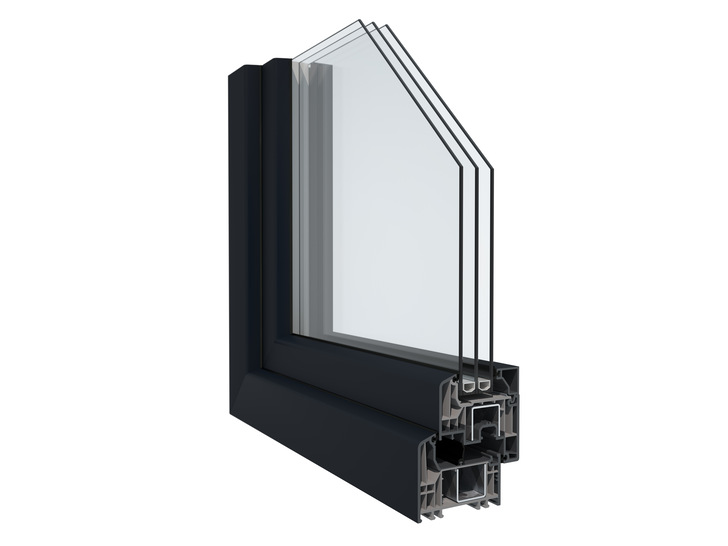 Auch in Kombination mit dem 84 mm Rahmen präsentiert sich Elegant Grando im traditionellen Look eines PVC-Fensters. Mit seinem ausgeprägten Überschlag fügt sich das Fenster harmonisch in alle denkbaren Baustile ein und positioniert sich so als Allrounder innerhalb der breiten Palette der Elegant Designs.