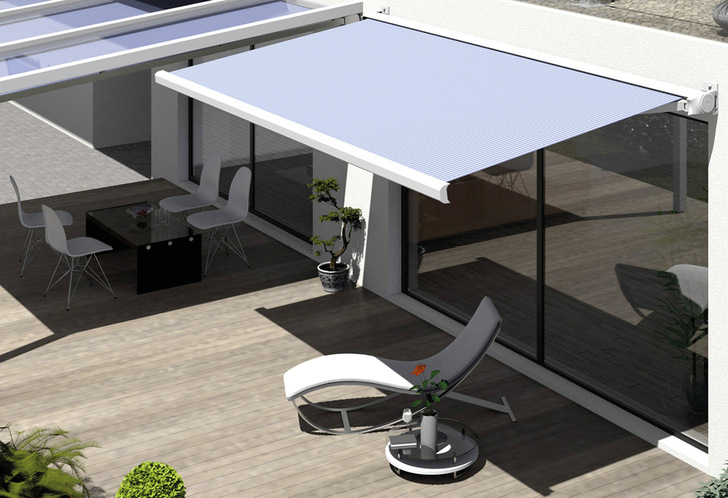 Problemlos kann die geschlossene Cassettenmarkise in Bereichen montiert werden, die der Witterung ausgesetzt sind.