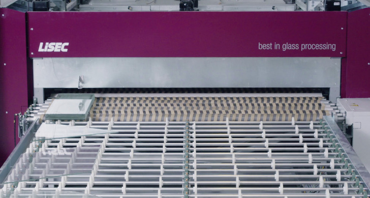 Durch den Austausch des Vorverbunds einer Laminier-Anlage verbessert sich nicht nur der Output, sondern es lässt sich eine deutliche Energieeinsparung von rund 25 bis 30 Prozent im Vergleich zur alten Lösung erzielen. 