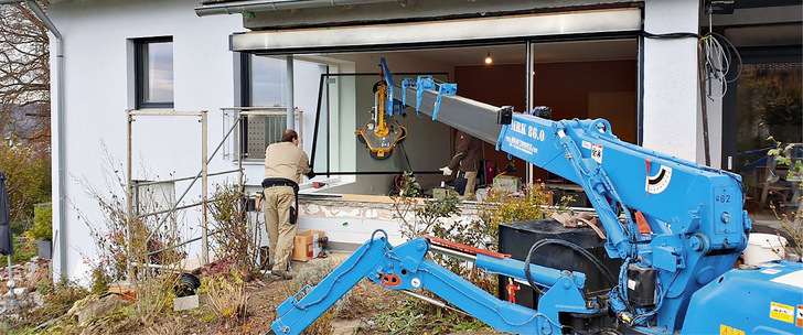 Das Setzen der Scheibe mit den Montagegeräten von Heavydrive.