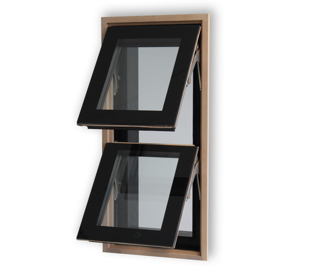 Das EAL Lamellenfenster mit Structural Glazing Optik präsentiert sich nachhaltig und überzeugt bei der Klebung Glas mit Holz