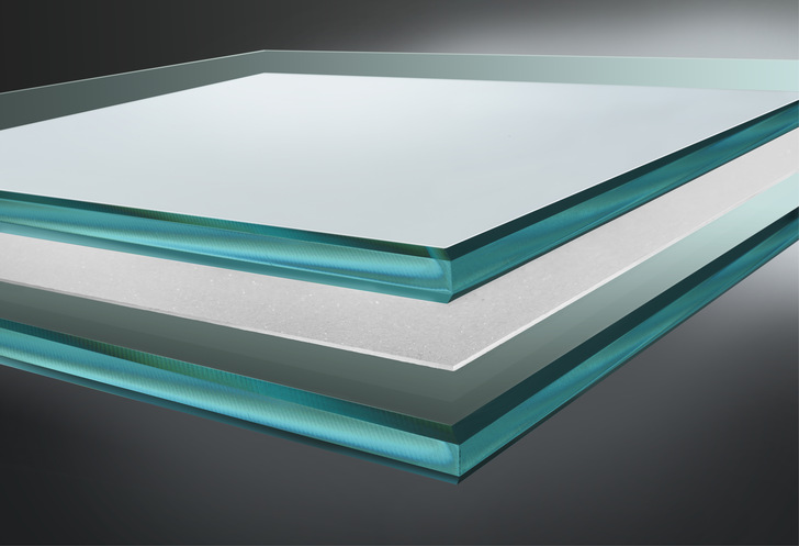 Auf dem Weg zum perfekten Glaslaminat gibt es für Glasverarbeiter einiges zu beachten. Sorgfalt bei der Verarbeitung und die passende Prozesstechnik ebnen hier den Weg.